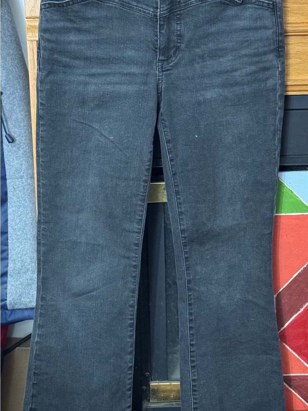 Madewell black mid-rise kick out Jeans size 26 or 2